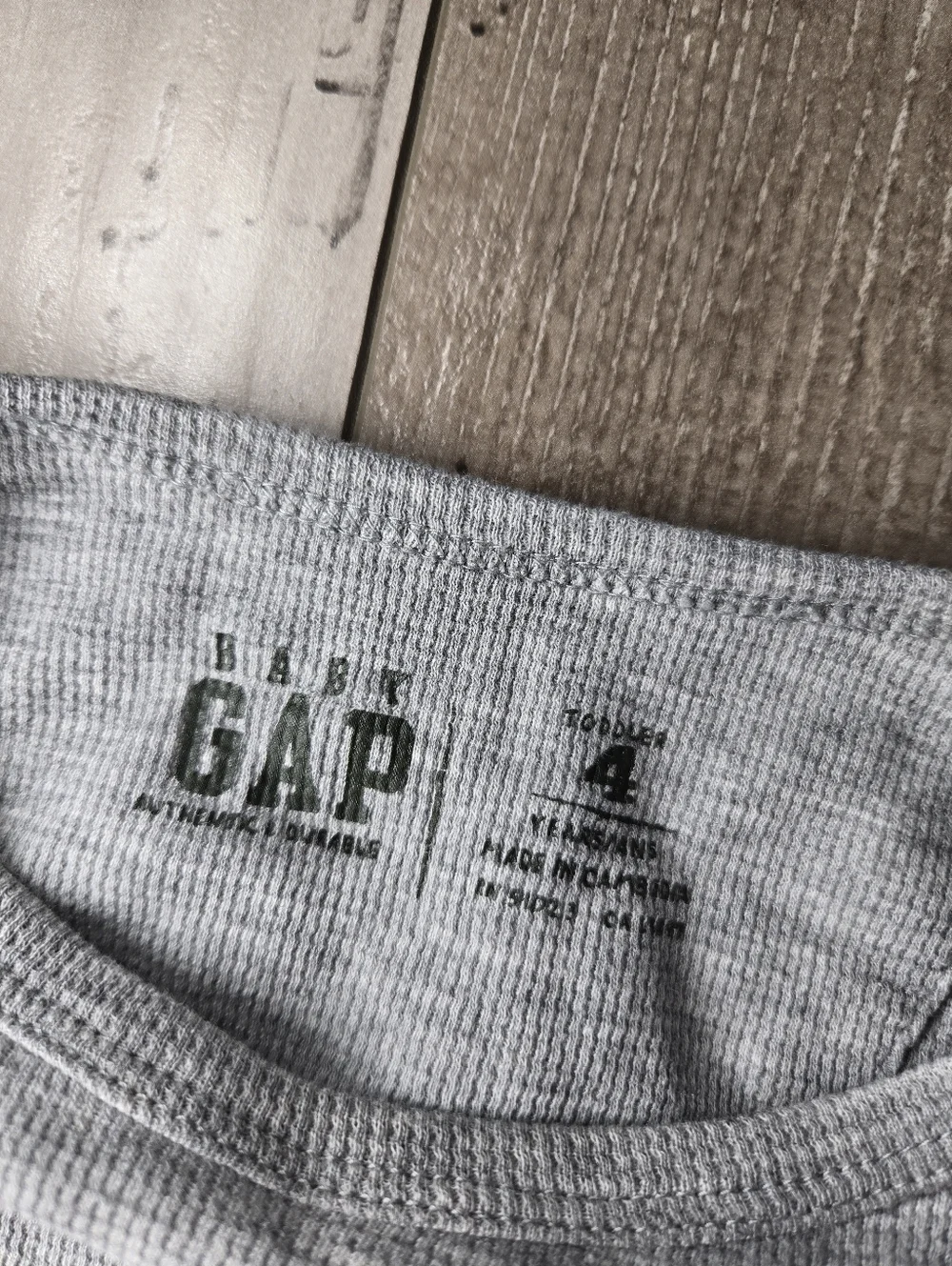Baby Gap Gray Waffle Knit Long Sleeve Thermal Tee T-Shirt Size 4T Toddler Boy